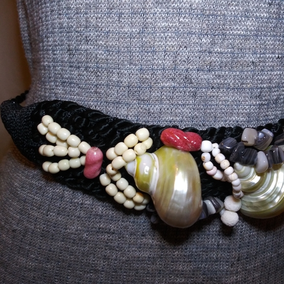 Vintage Black Cord Woven Belt With Shell & Coral Bead Decoration - Picture 3 of 11